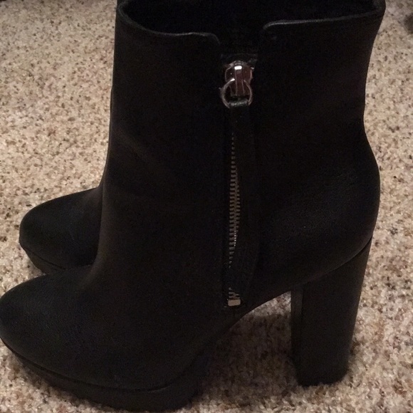 High black boots with silver zippers - Picture 4 of 4